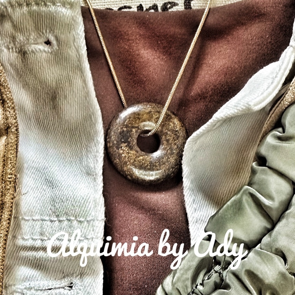 Chunky gold snake big iron tigers eye disc pendant - Picture 1 of 2